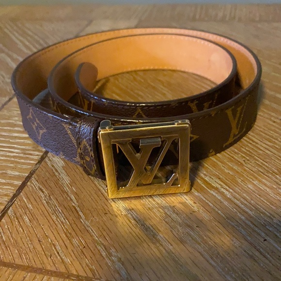 Louis Vuitton belt - Picture 1 of 5